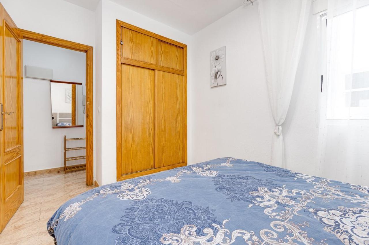 Сomfortable Apartament Caballero De Rodas Torrevieja Kültér fotó