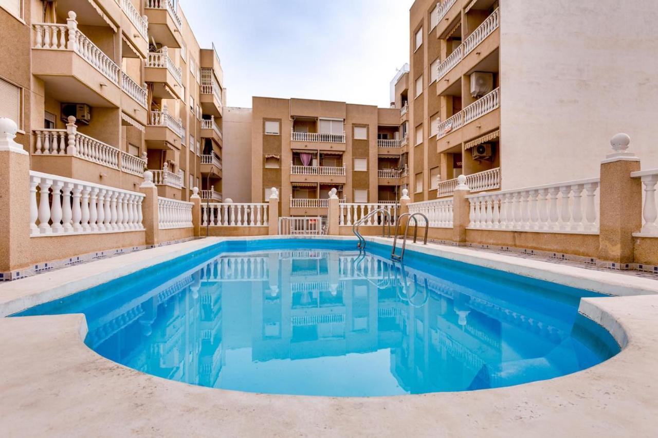 Сomfortable Apartament Caballero De Rodas Torrevieja Kültér fotó