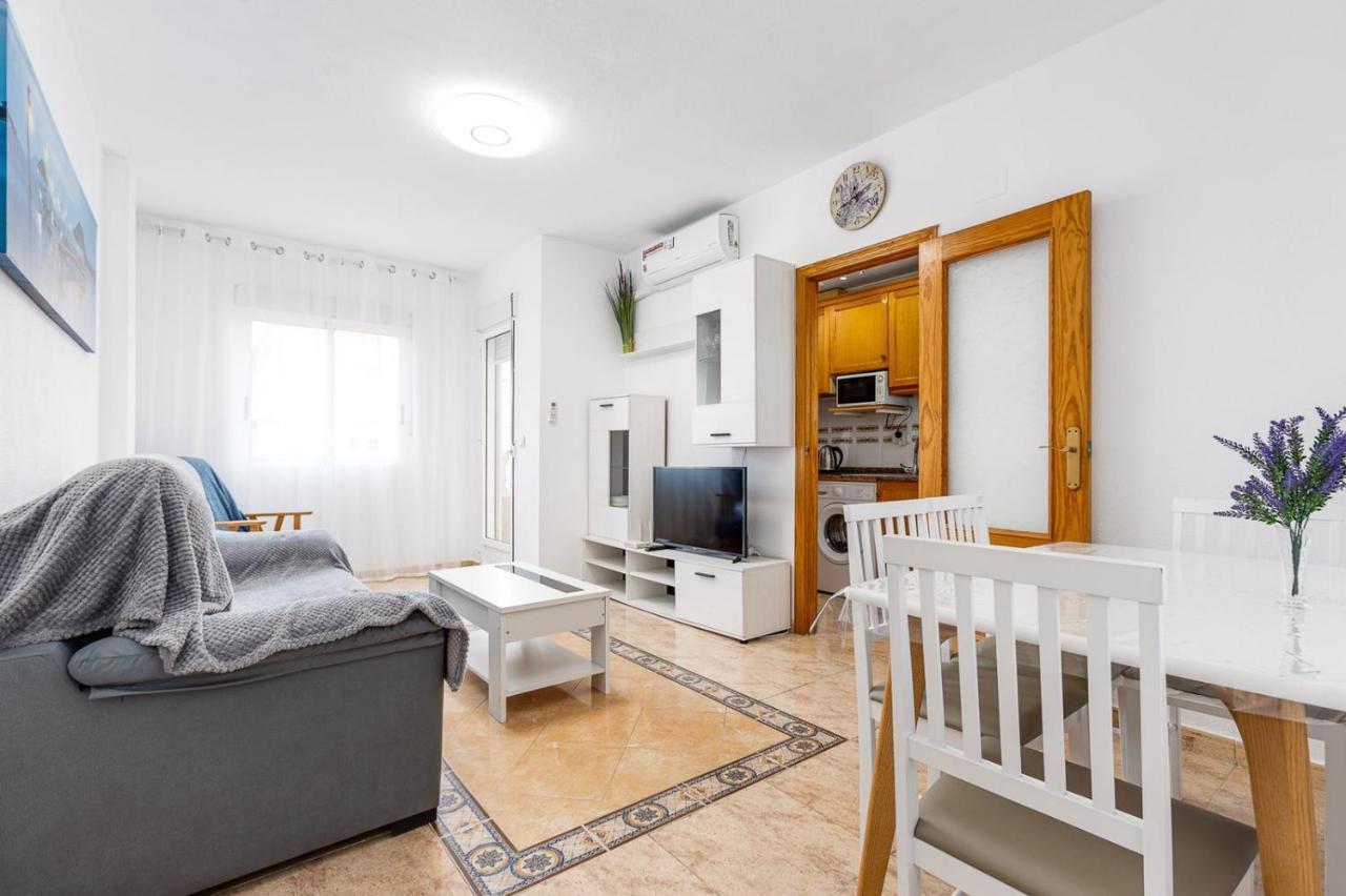 Сomfortable Apartament Caballero De Rodas Torrevieja Kültér fotó