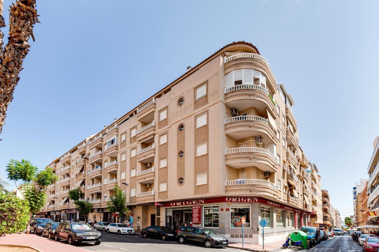 Сomfortable Apartament Caballero De Rodas Torrevieja Kültér fotó
